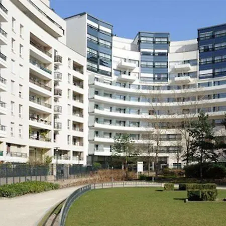 Residhome La Defense Aparthotel 4*