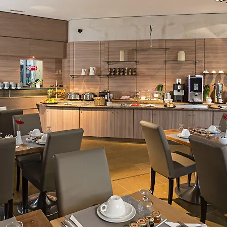 Aparthotel Residhome La Defense 4*