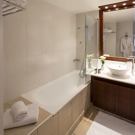 Aparthotel Residhome La Defense 4*
