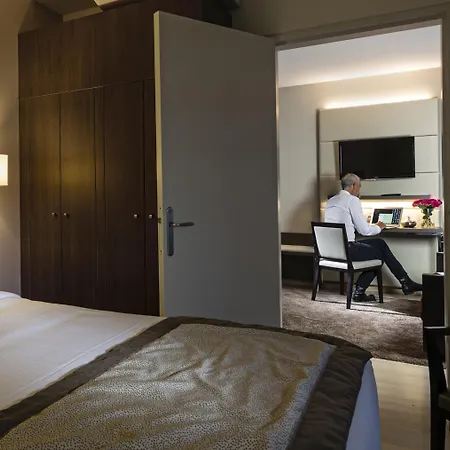 Aparthotel Residhome La Defense 4*