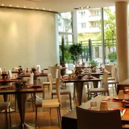 Aparthotel Residhome La Defense Courbevoie