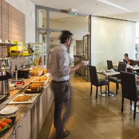 Aparthotel Residhome La Defense 4*