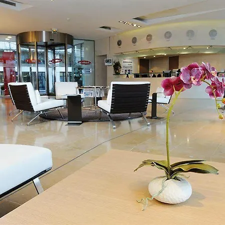 Residhome La Défense Aparthotel