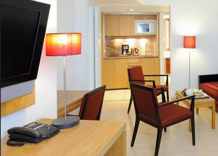 Residhome La Defense Aparthotel Courbevoie